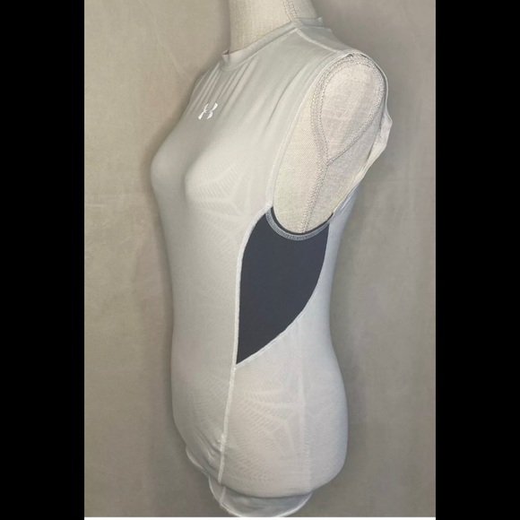 Under Armour Ladies Compression Sleeveless Shirt - Pearl Color - Size S - EUC - Picture 3 of 5